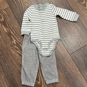 Baby Boy outfit NWOT Carter's Brand 9 months